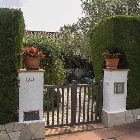 Casita blanca con fibra óptica y piscina cominutaria Tossa de Mar Exterior foto