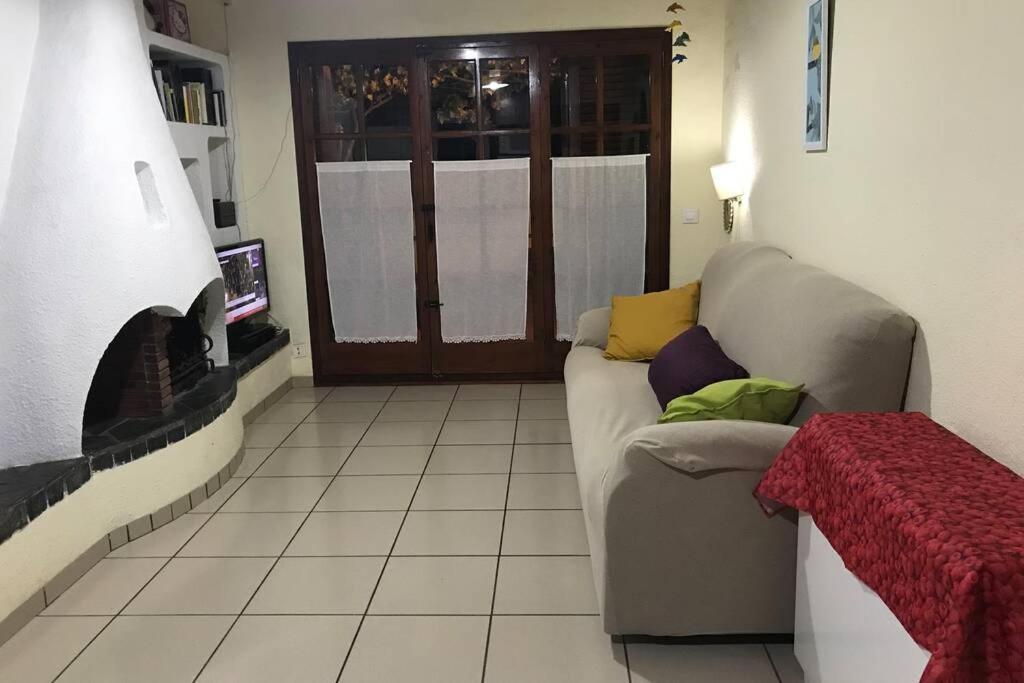 Casita blanca con fibra óptica y piscina cominutaria Tossa de Mar Exterior foto