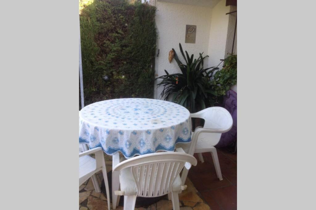 Casita blanca con fibra óptica y piscina cominutaria Tossa de Mar Exterior foto
