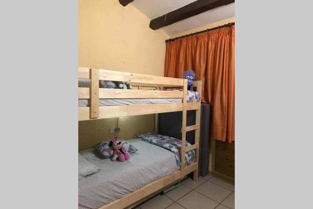 Casita blanca con fibra óptica y piscina cominutaria Tossa de Mar Exterior foto