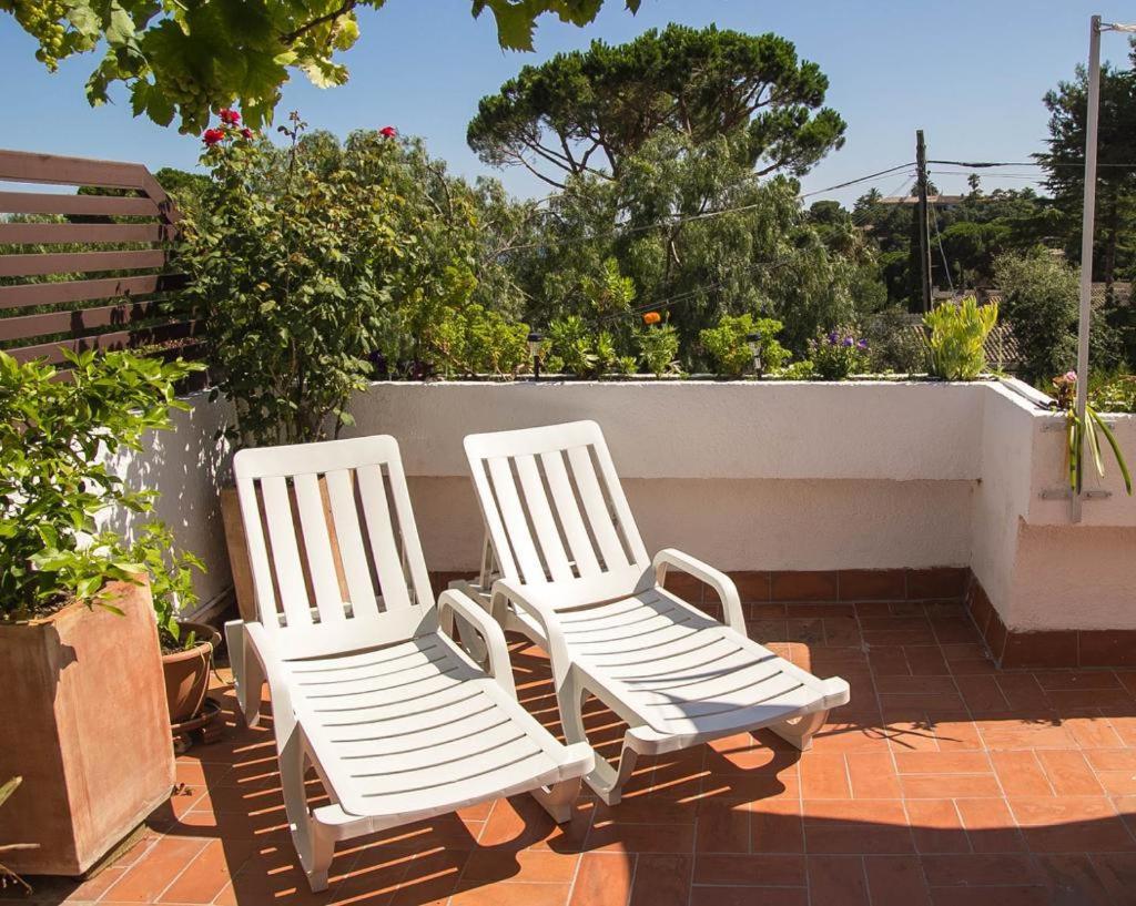Casita blanca con fibra óptica y piscina cominutaria Tossa de Mar Exterior foto